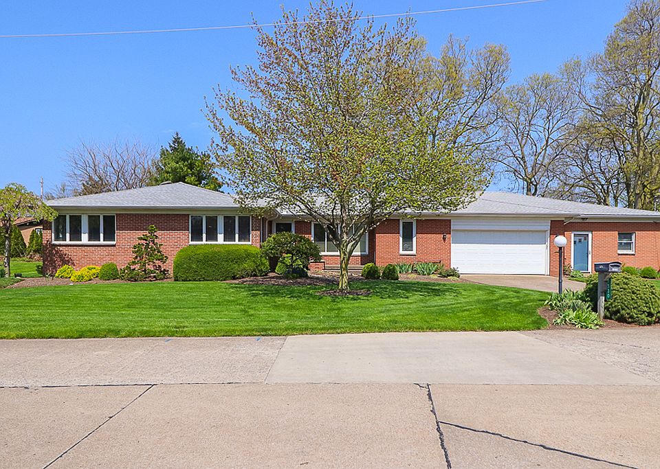 1st image of 1530 Willow Dr
