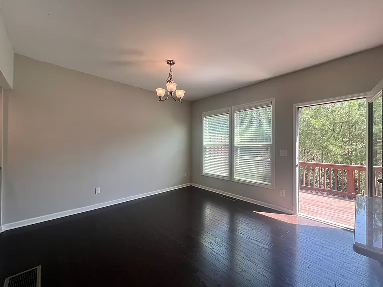 701 Sunset Park Dr — Photo 13