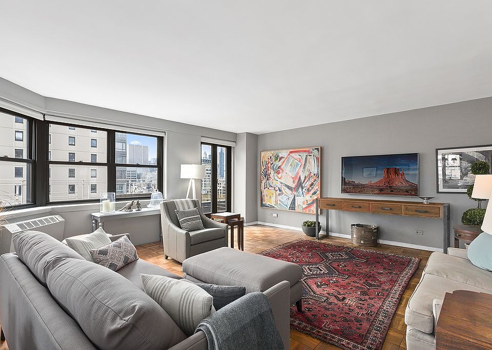 1st image of 165 E 72nd St APT 20C