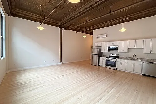 105 Paige St Photo 1