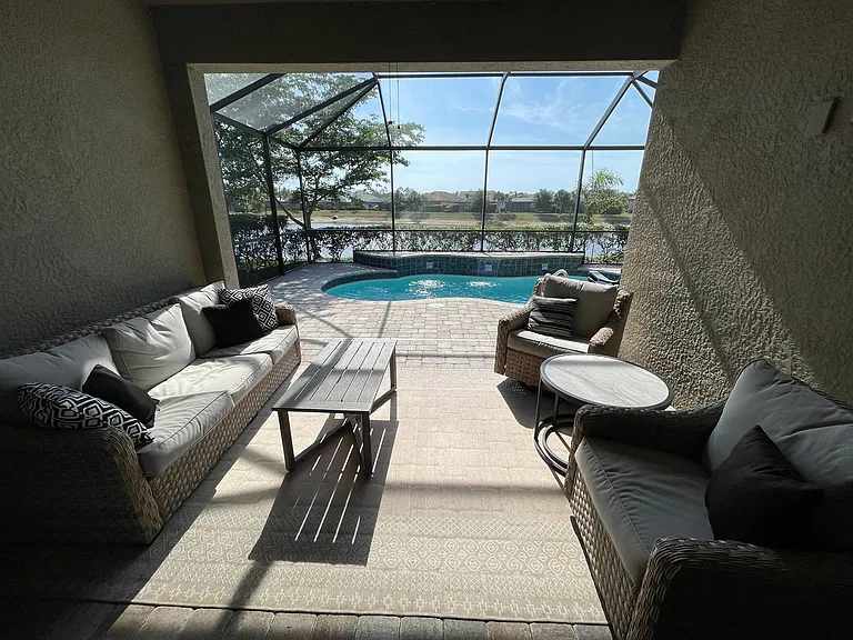 7631 Jacaranda Ln — Photo 10