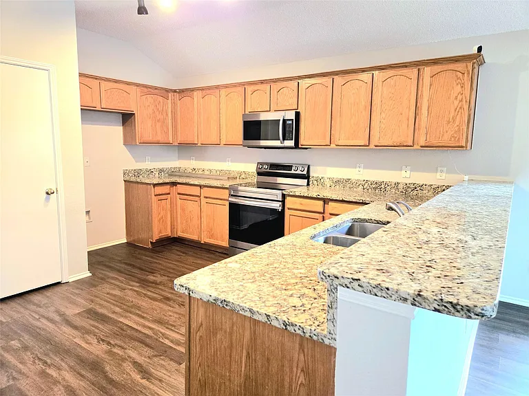 4156 Palace Pl — Photo 4