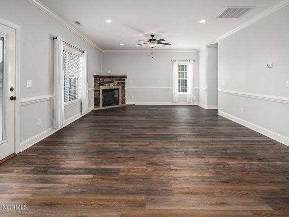 5th image of 1641 Cambria Drive #B