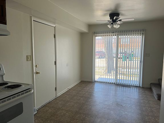2nd image of 1410 E Stonehenge Dr
