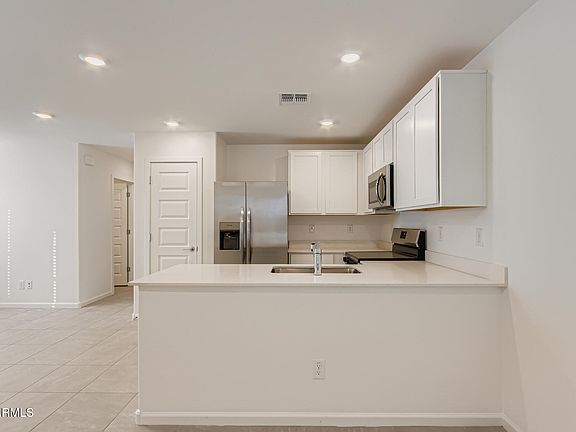 4th image of 36086 W MADDALONI Avenue
