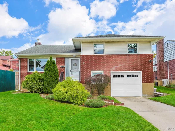 6019 246th Place, Little Neck, NY 11362