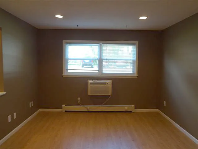 705 E 3rd St #2 — Photo 6