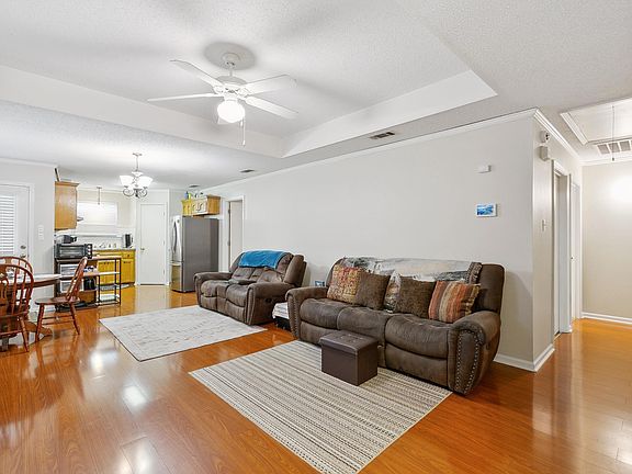 2nd image of 963 Meadow Glen Ave