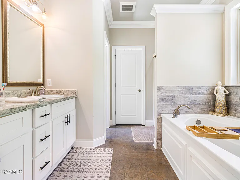 500 Bateleur Way — Photo 18