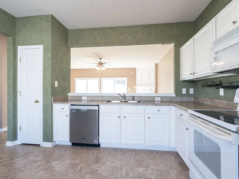 5146 Twelvepole Dr — Photo 5