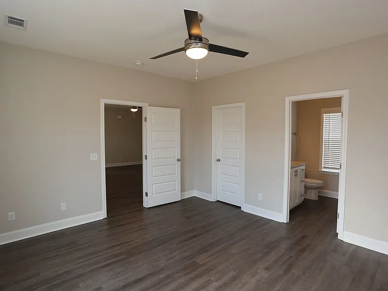 115 Avalon Trce — Photo 9