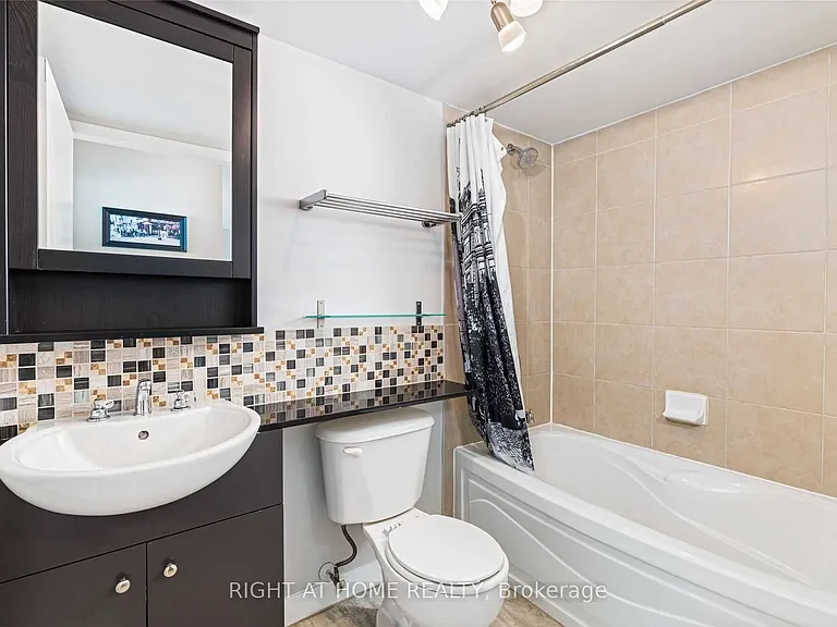 381 Front St W #2911 — Photo 15