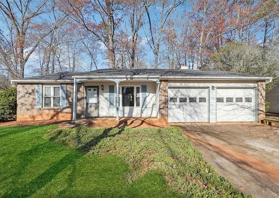 1st image of 360 Hembree Forest Cir