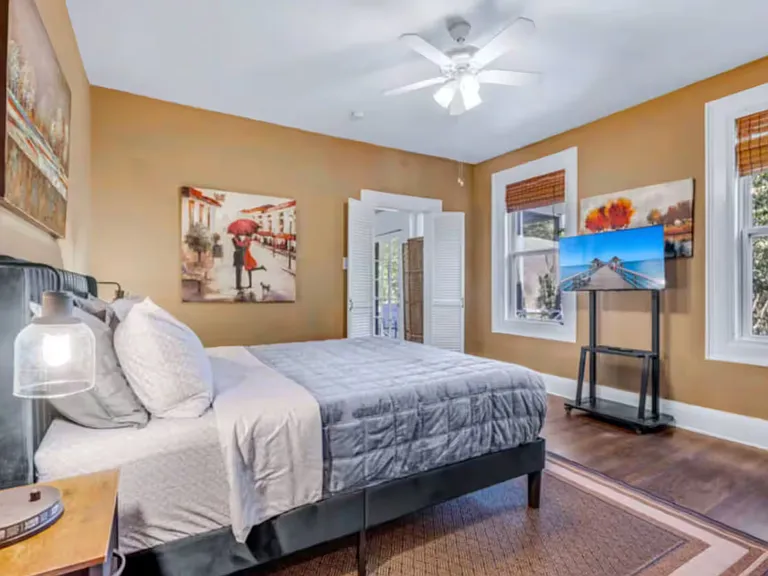 4303 Vandelia St — Photo 17