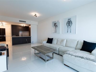 900 Biscayne Blvd APT 2210, Miami, FL, 33132