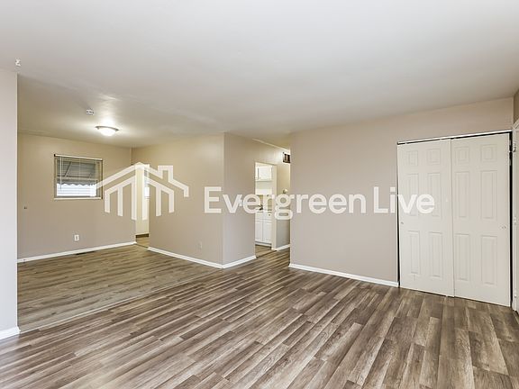 4th image of 11715 Hamlet Rd