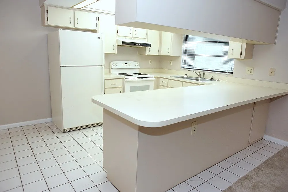 3 Bedroom Single Family Home w/ Garage - Annual Rental in Naples Park! — Photo 4