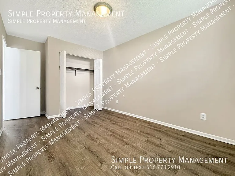 650 East St #10 — Photo 4