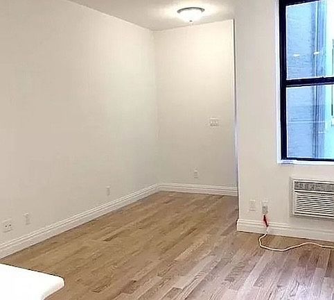 4th image of 423 E 83rd St APT 4F