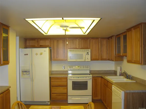 13850 E Marina Dr APT 301, Aurora, CO 80014