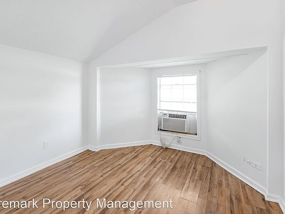 5th image of 142 N Russell St #10400894