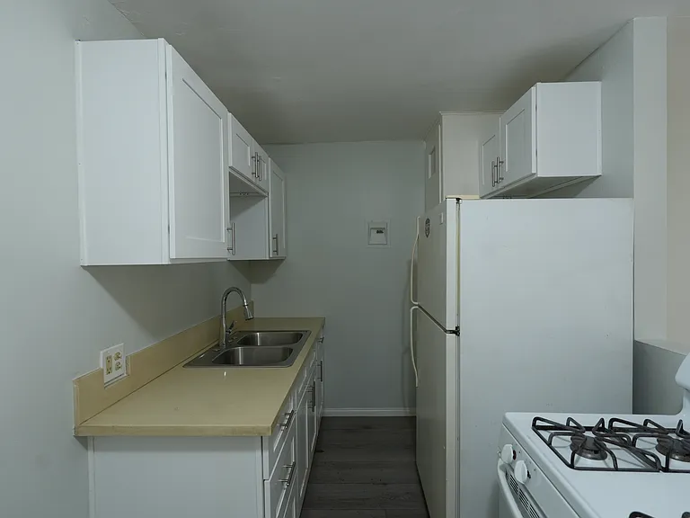 935 S Grand View St #2 — Photo 9