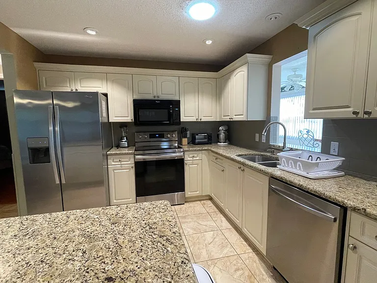 1212 Palmetto Dr — Photo 7