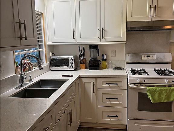 5th image of 995 Pomona Rd Space 24