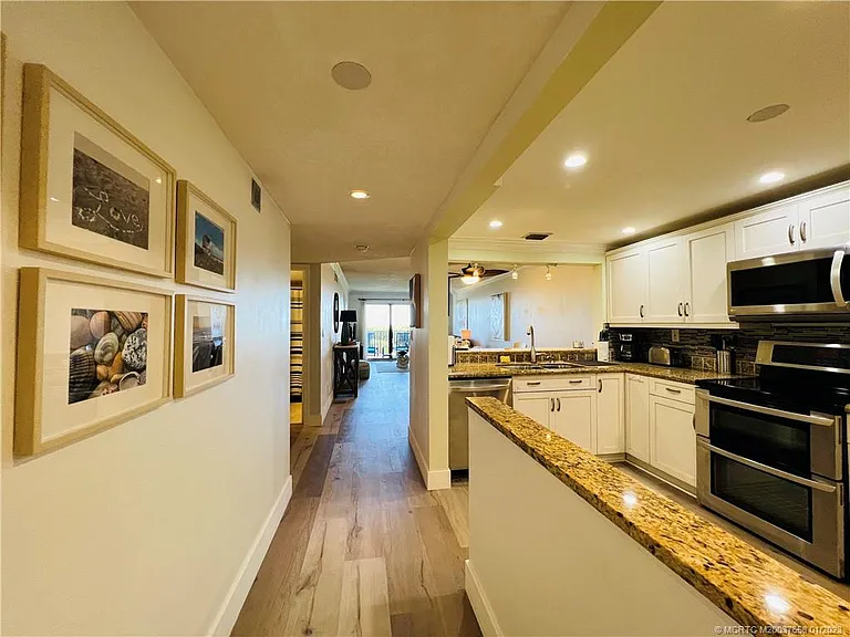 10044 S Ocean Dr #203 — Photo 7