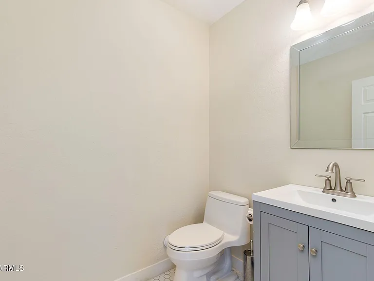 5002 E Mitchell Dr — Photo 29