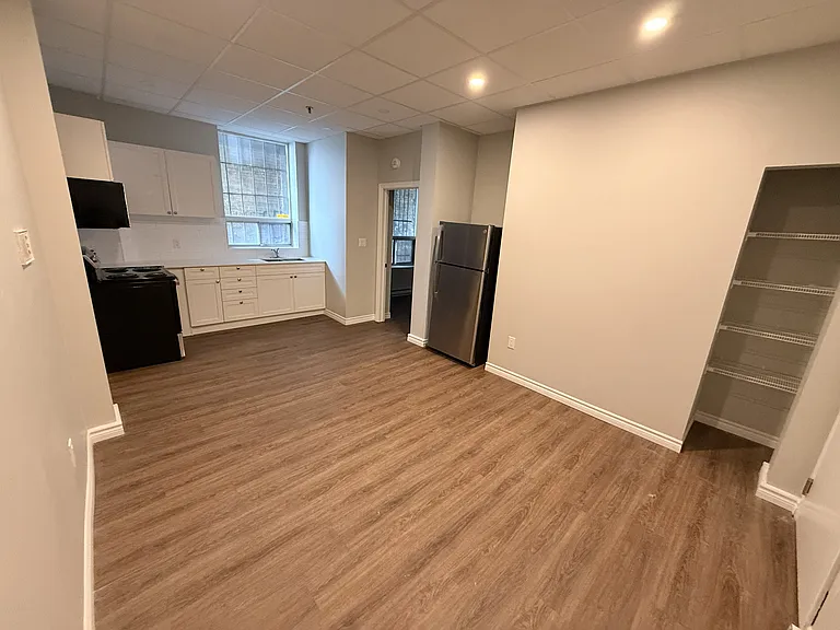88 York St #200 — Photo 5