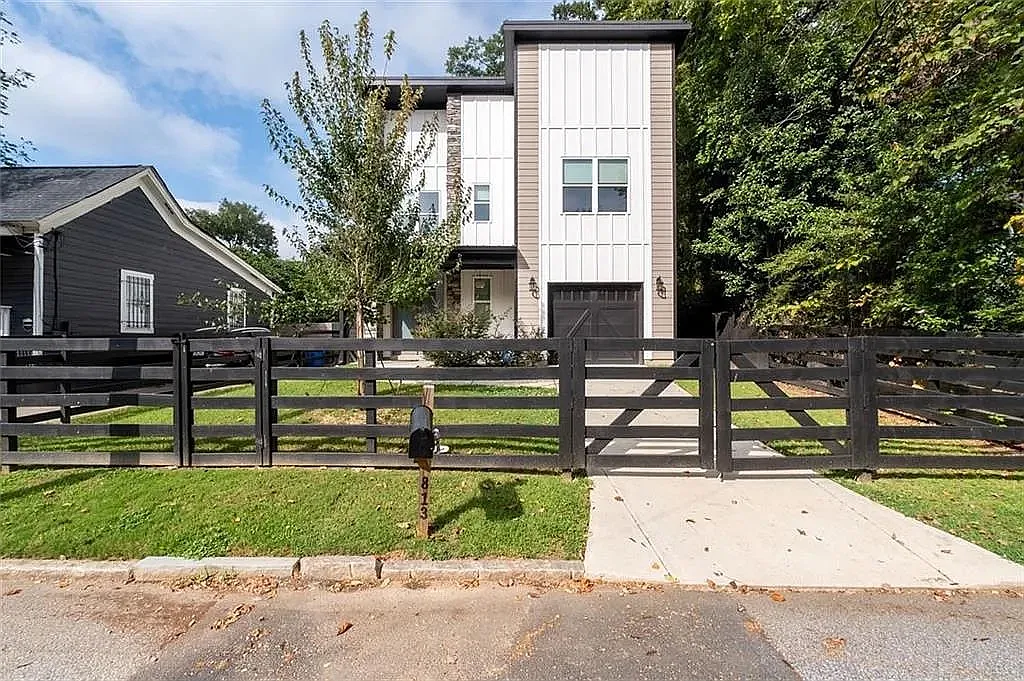 4 bed, 2.5 bath, 2063 sqft, $3,500 — Photo 4