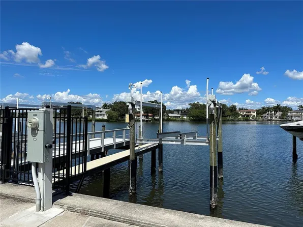 Coffee Pot Blvd NE #16, Saint Petersburg, FL 33704