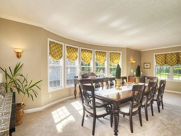 4th image of 26406 Primrose Ln