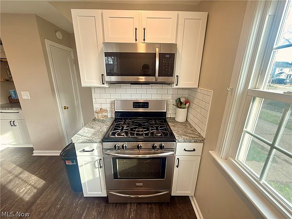 4th image of 922 Milford St NE