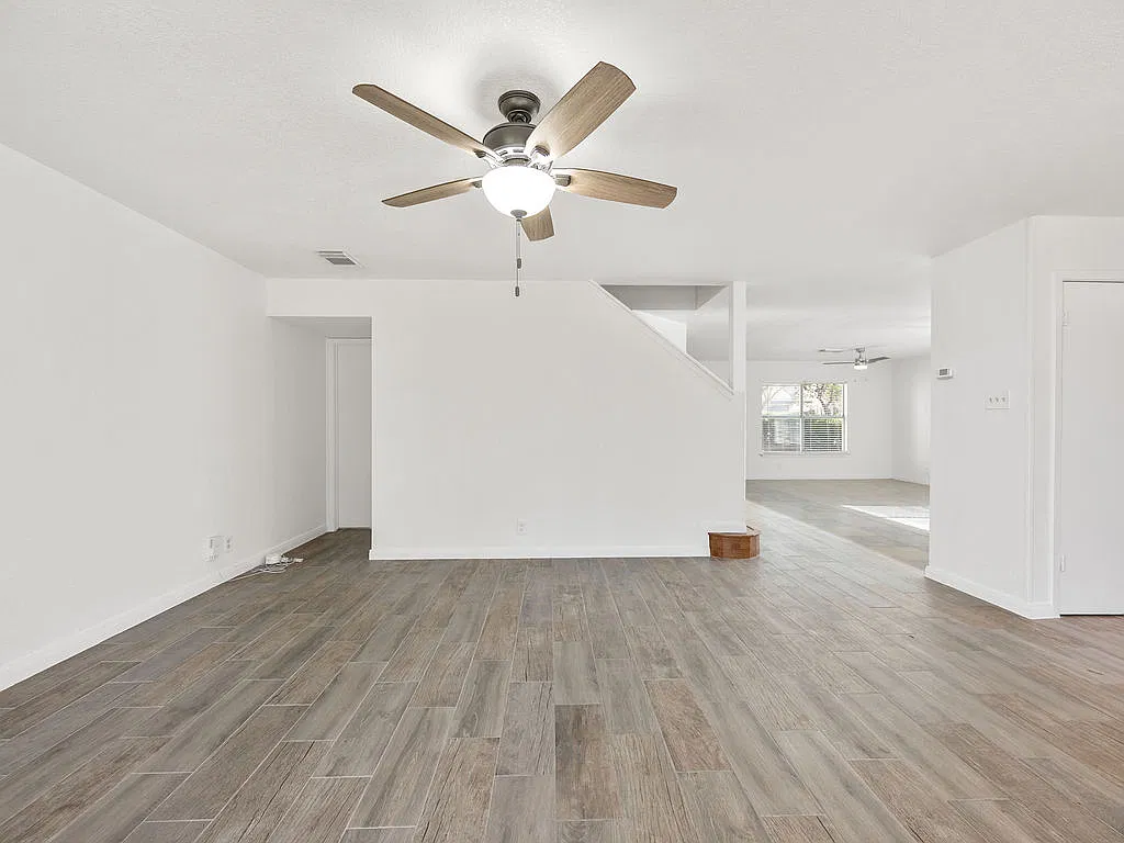 4 bed, 2.5 bath, 2278 sqft, $2,100 — Photo 4