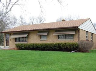 6232 W Bottsford Ave, Greenfield, WI 53220