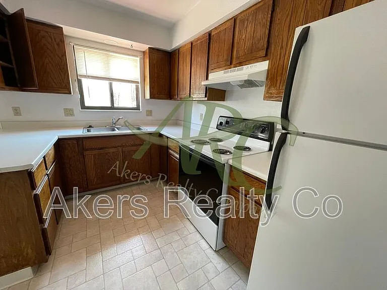 1322 Anita St — Photo 6