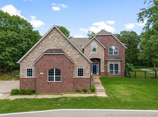1261 E Old North Rd N, Sand Springs, OK 74063