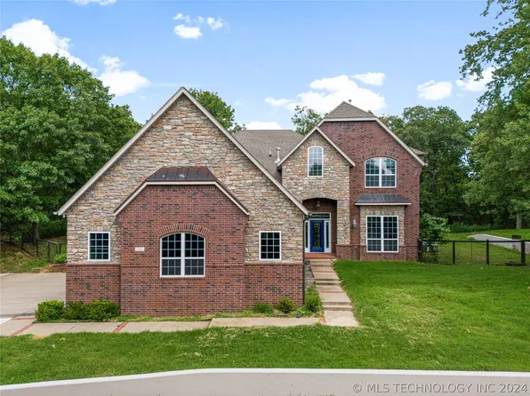 1261 E Old North Rd N, Sand Springs, OK 74063