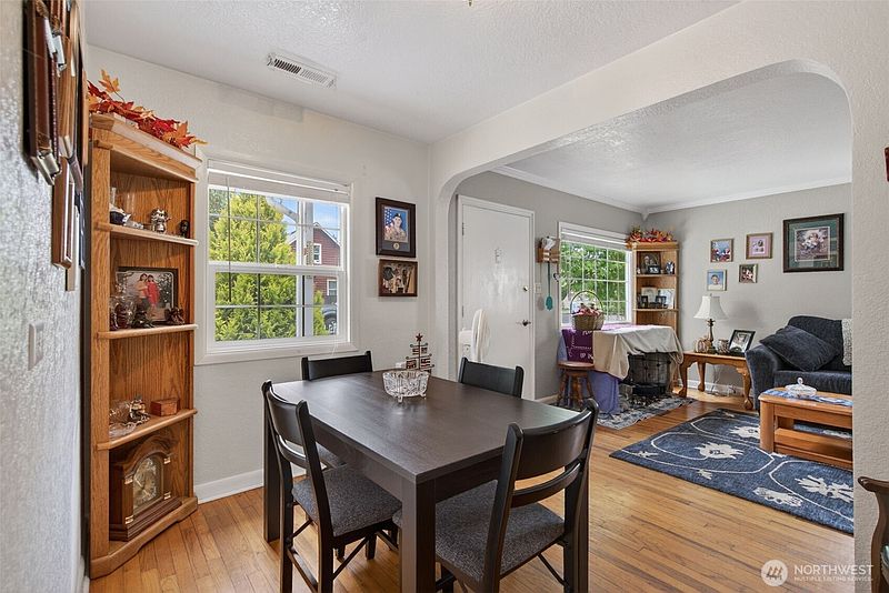 3rd image of 102 Nelson Avenue