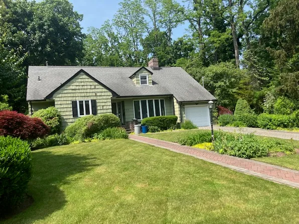 240-45 Little Neck Road image 1 of 4