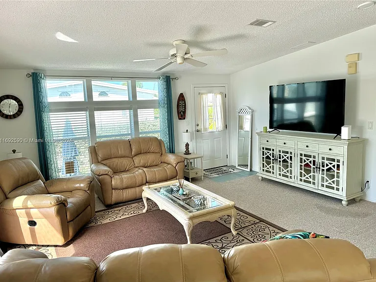 72 Ocean Dr — Photo 9