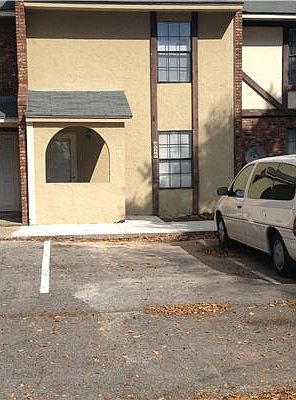 1st image of 826 E Railroad St