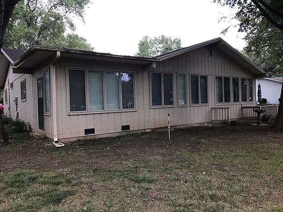 4th image of 5 Magnolia Ct