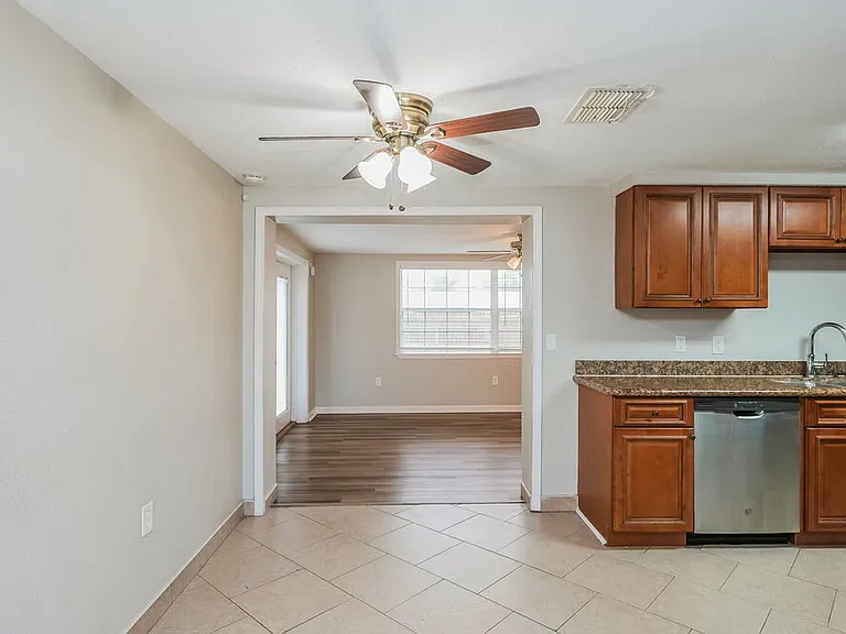 6024 Boxwood Dr — Photo 5