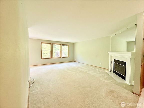 4th image of 1101 10th St APT 31