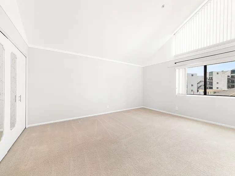 625 Esplanade #64 — Photo 18