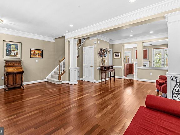 3rd image of 313 Hillwood Ave