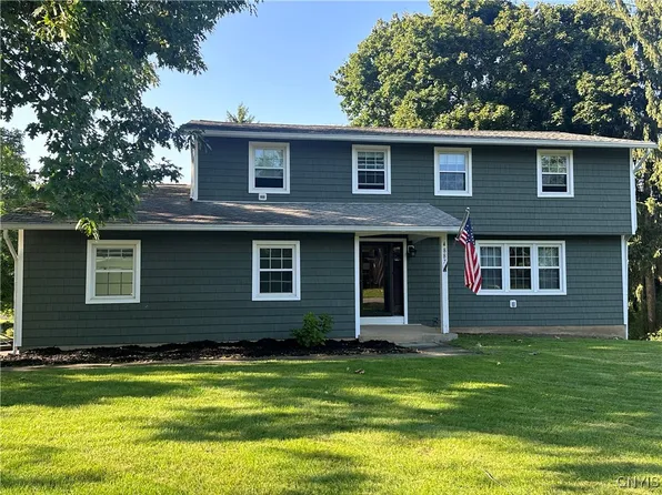 4887 Sherwood Dr, Syracuse, NY 13215